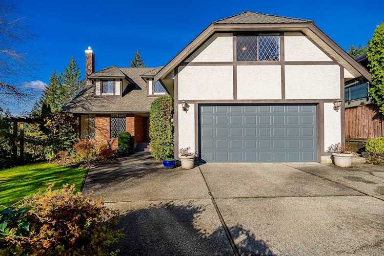 7 Escola Bay Port Moody, BC V3H 3Z1