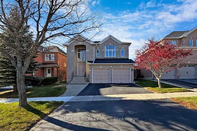12 Mocha Cres Richmond Hill, ON L4S 2R2