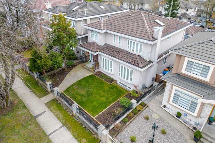 880 E.51 Avenue Vancouver, BC V5X 1E5