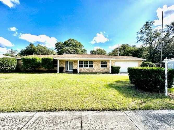 409 Debra Dr Brandon, FL 33510