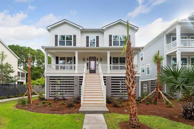 1526 North Lakeshore Drive Drive #402 Mount Pleasant, SC 29466 | MLS 23020590 Photo 1