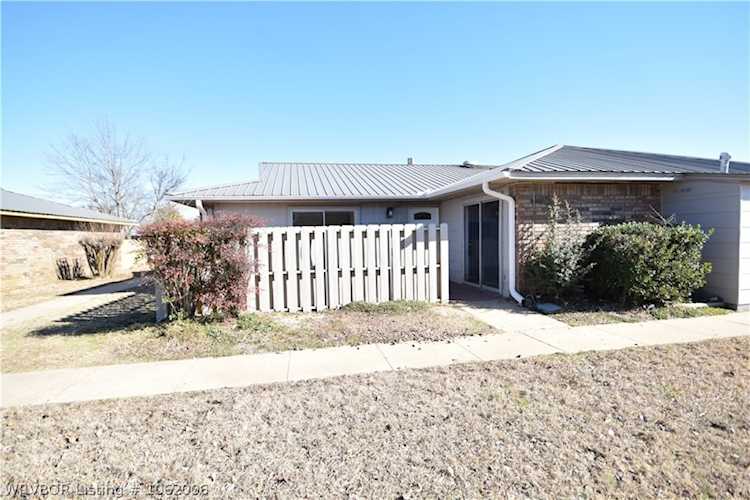 101 N Doris Dr Sallisaw, OK 74955 | MLS 1062006 Photo 1