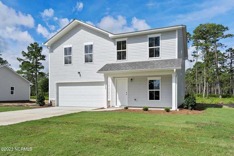 Real Estate & property in Leland NC at 3082 Day Dream Ln the latest price of $320,900 in Zipcode 28451 Photo 1