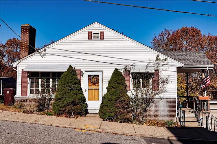 31 Verdun St Woonsocket, RI 02895
