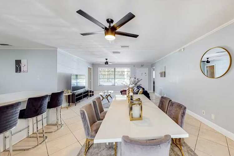 924 Johnson Hollywood, FL 33019