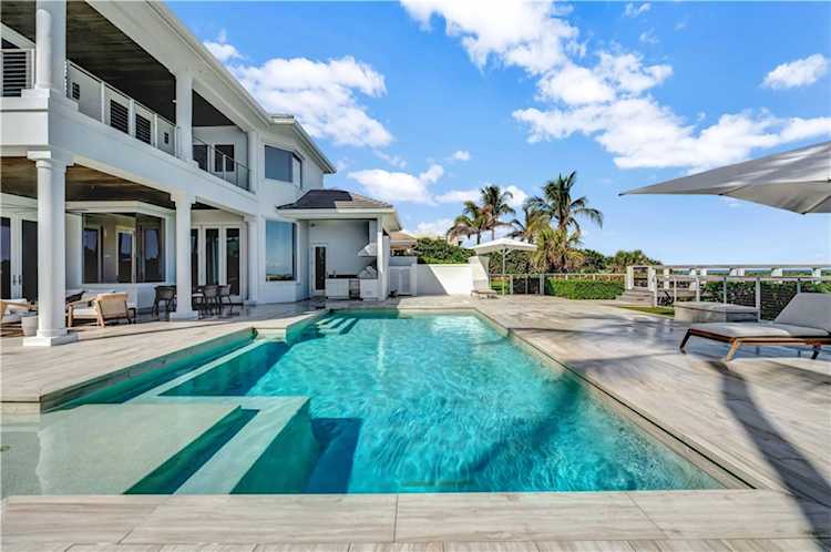 111 Mariner Beach Ln Vero Beach, FL 32963
