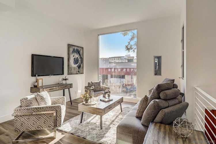 721 9th Ave #4 San Diego, CA 92101