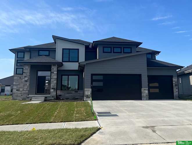 20817 Hartman Ave Elkhorn, NE 68022