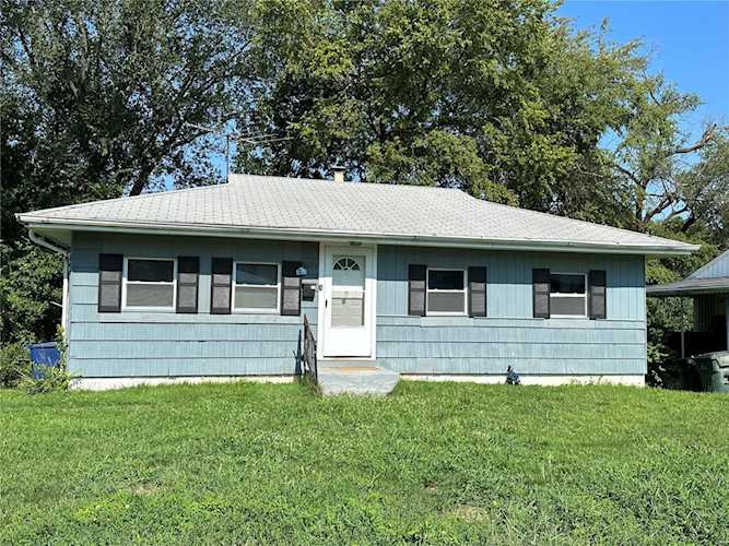 5655 Parchester Dr St Louis, MO 63121 | MLS 23069197 Photo 1