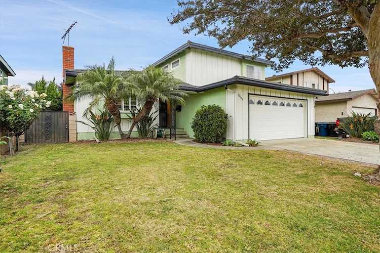10325 Oakgate Street Bellflower, CA 90706