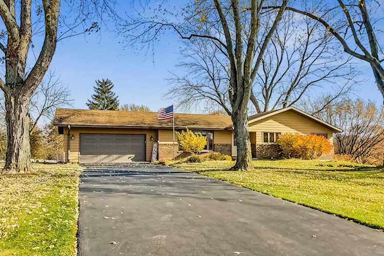 8N581 Stevens Rd Elgin, IL 60124