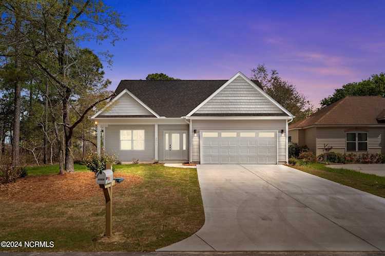 3068 Oak Dr SW Shallotte, NC 28470
