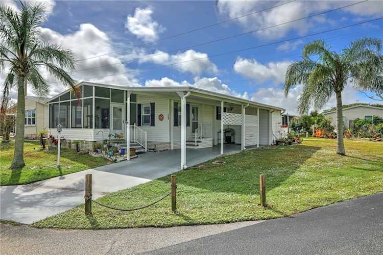 7504 Chasta Rd Micco, FL 32976