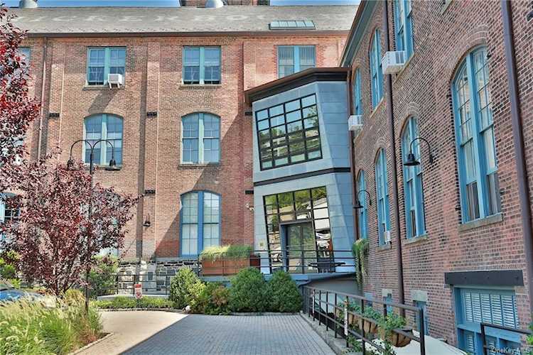52 Webster Ave #32 New Rochelle, NY 10801