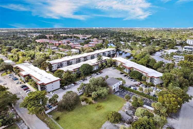 1775 N Andrews Sq #308W Fort Lauderdale, FL 33311