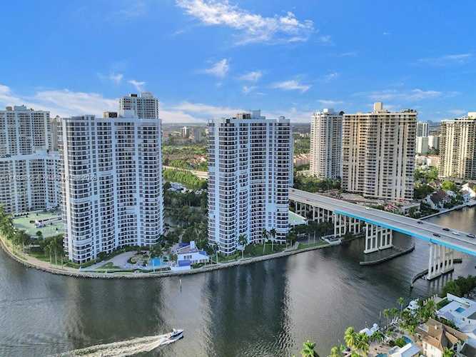 19195 NE 36th Ct #1404 Aventura, FL 33180