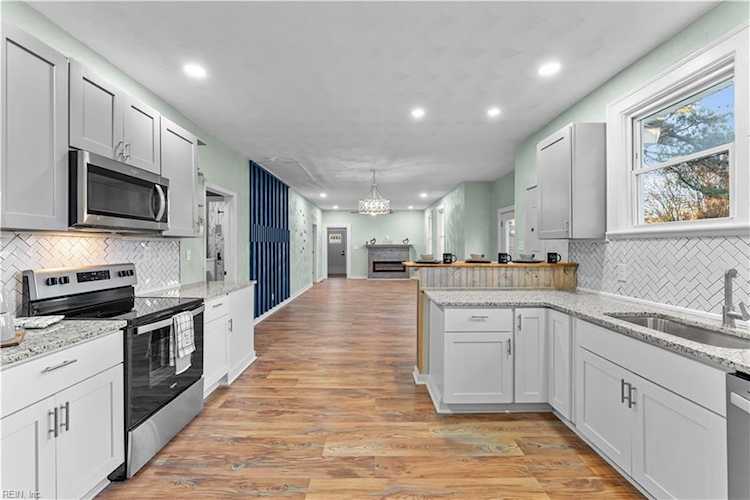15 W Sherwood Ave Hampton, VA 23663