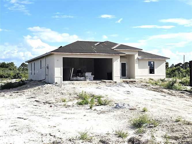 7655 16th Pl La Belle, FL 33935