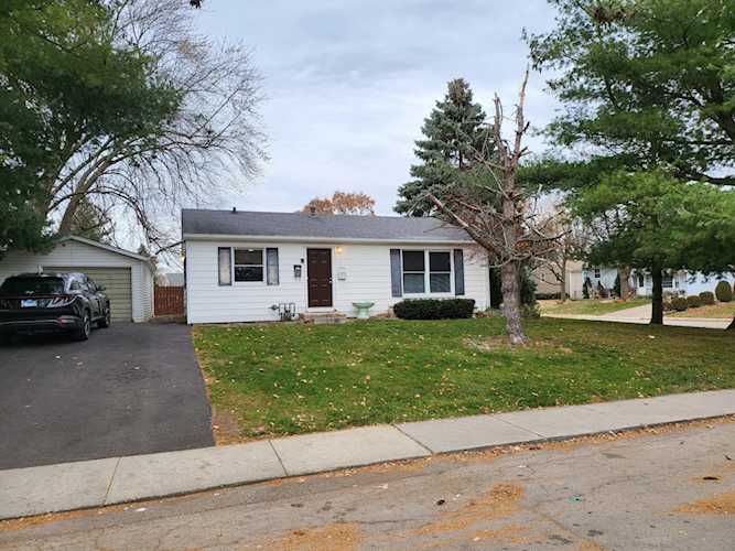 201 Amarillo Dr Carpentersville, IL 60110