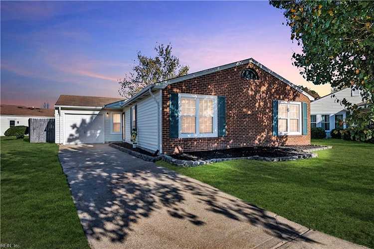 1328 Ettington Ln Virginia Beach, VA 23464