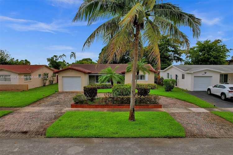5405 Mckinley St Hollywood, FL 33021