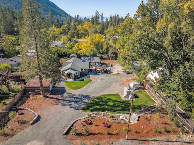 160 Gordon Way Grants Pass, OR 97527