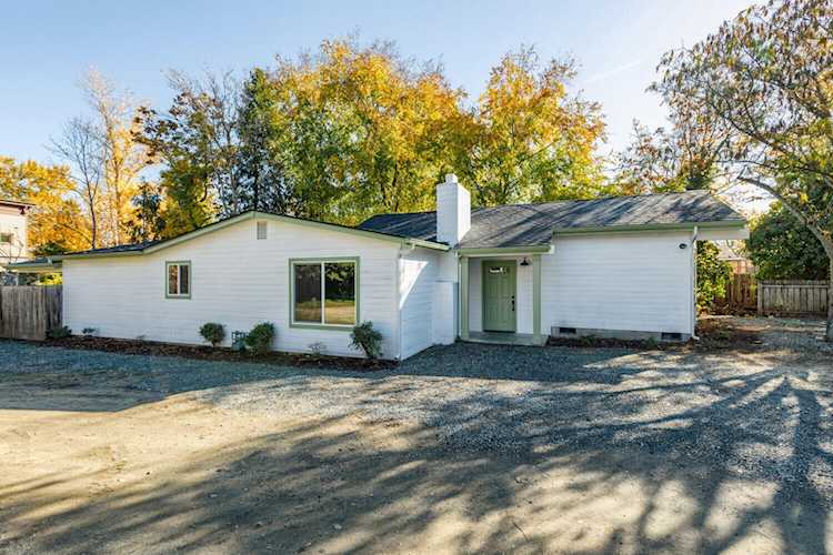 230 Blackstone Jacksonville, OR 97530