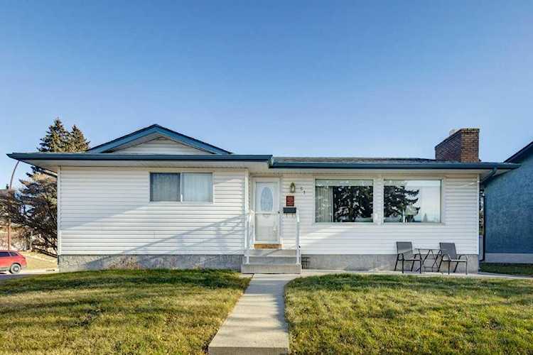51 Queen Alexandra Close SE Calgary, AB T2J 3P9