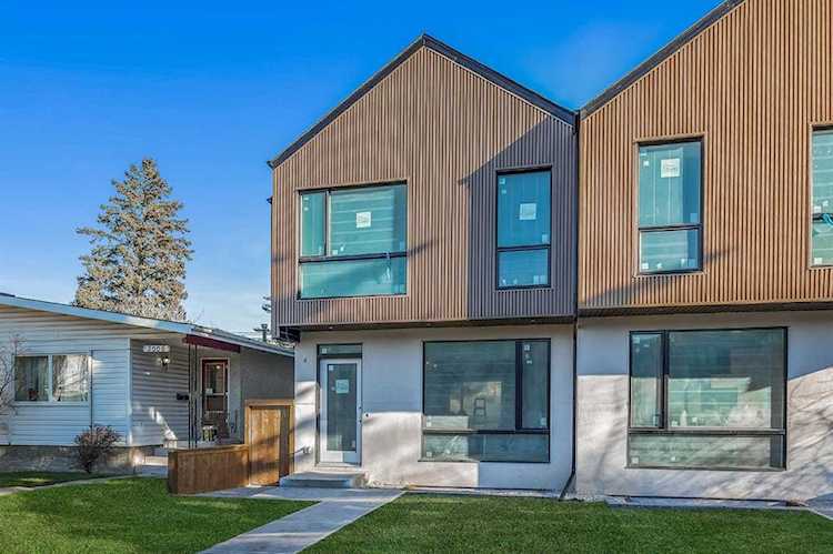 3008 26A St SW Calgary, AB T3E 2E2