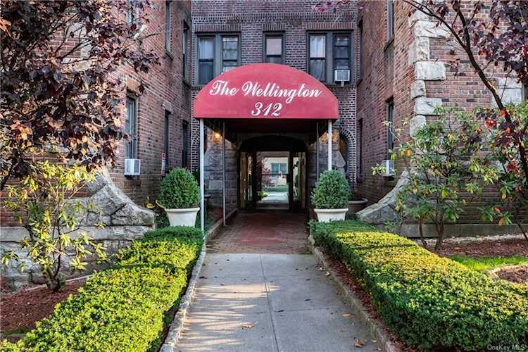 312 Main St #4C White Plains, NY 10601