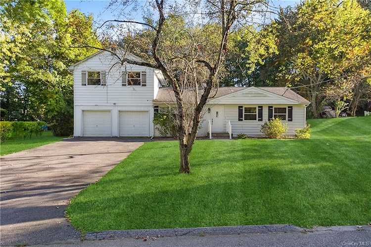 163 Weskora Rd Yorktown Heights, NY 10598