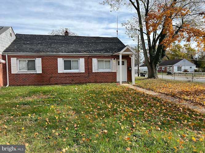 14 Simonds Dr New Castle, DE 19720