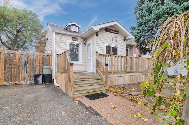 20 Kent St Ajax, ON L1S 1X2