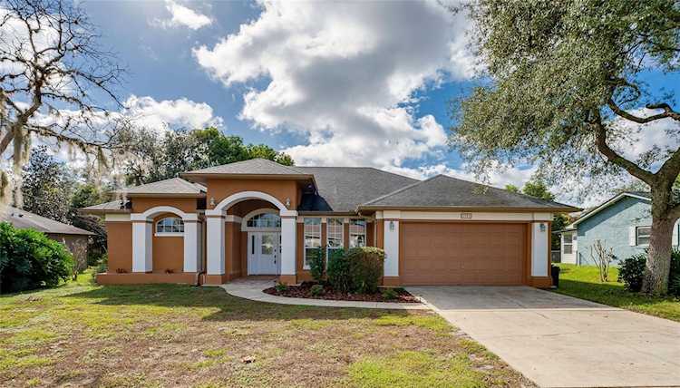 1921 S Palomar Dr Deltona, FL 32738