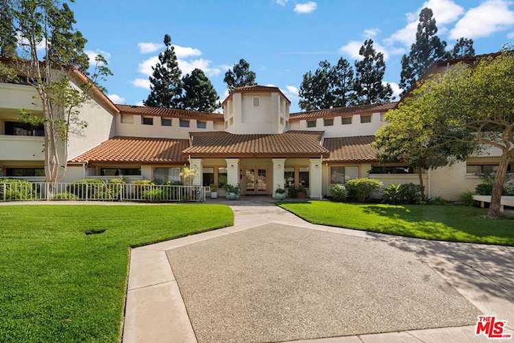 501 Palisades Dr #302 Pacific Palisades, CA 90272