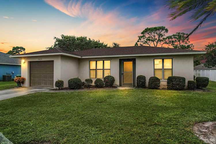 2425 SE Rival Avenue Port St Lucie, FL 34952