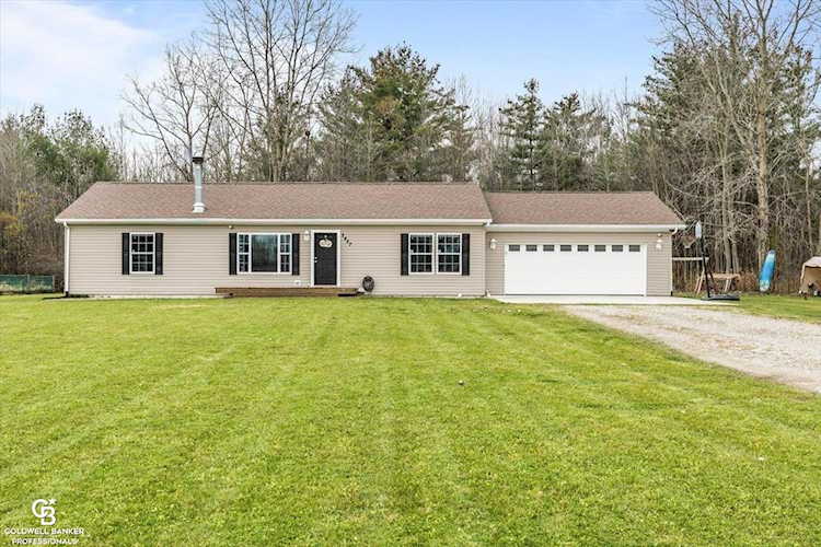 2457 Jarvis Rd Smiths Creek, MI 48074