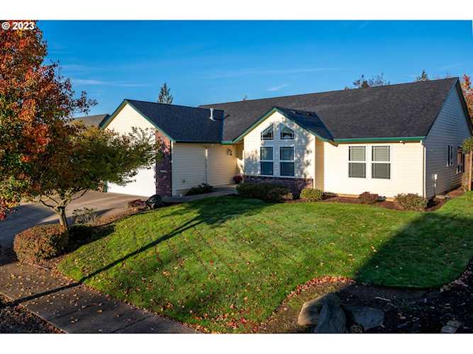19195 Pine PL Oregon City, OR 97045