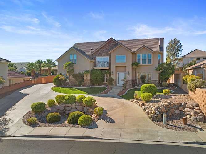 896 S Five Sisters DR St George, UT 84790