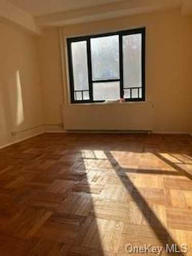 1519 Metropolitan Ave #6C Bronx, NY 10462