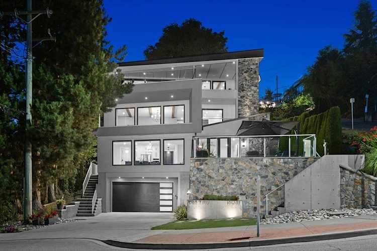 15031 Victoria Avenue White Rock, BC V4B 1G2