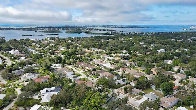 1818 Worrington St Sarasota, FL 34231