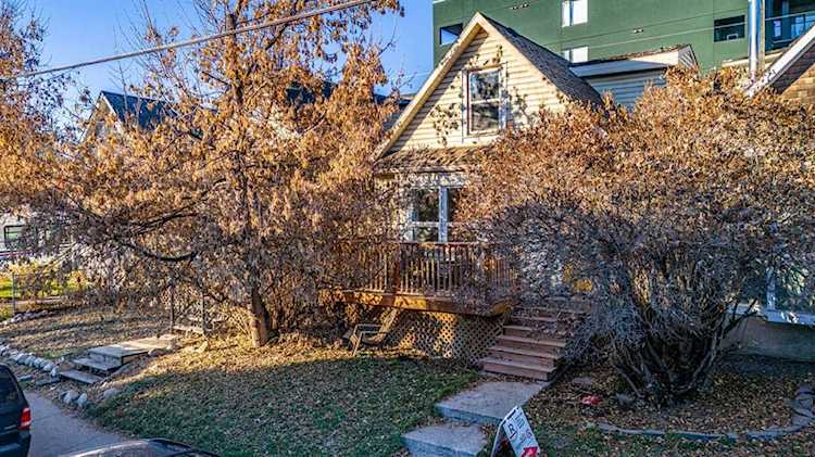 1836 34 Ave SW Calgary, AB T2T 2B8