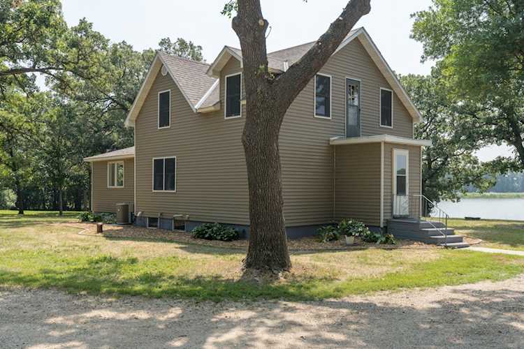 21226 489th Avenue Lake Crystal, MN 56055