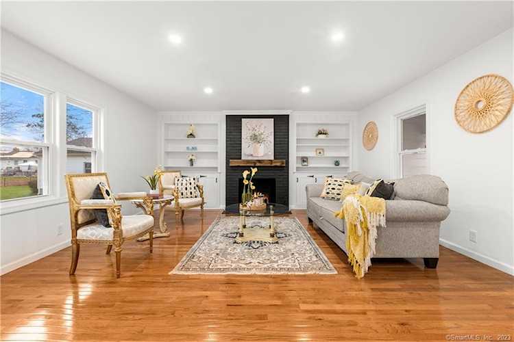 515 Hunting Hill Ave Middletown, CT 06457