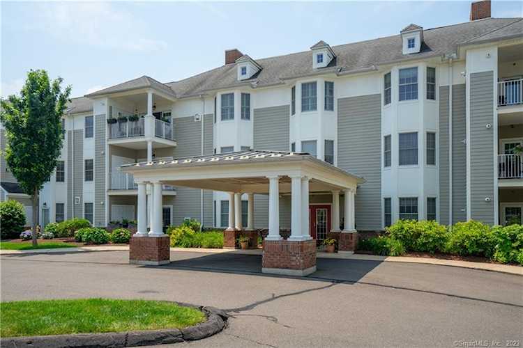 25 Cassandra Blvd #104 West Hartford, CT 06107