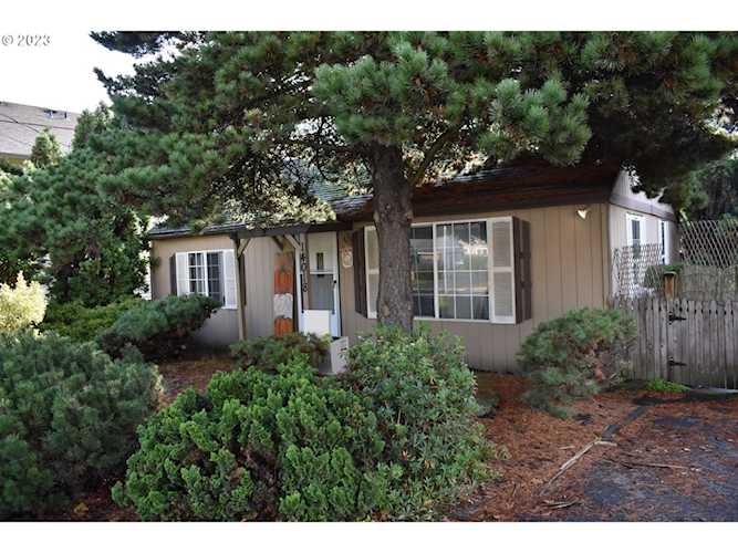 14018 SE Division ST Portland, OR 97236