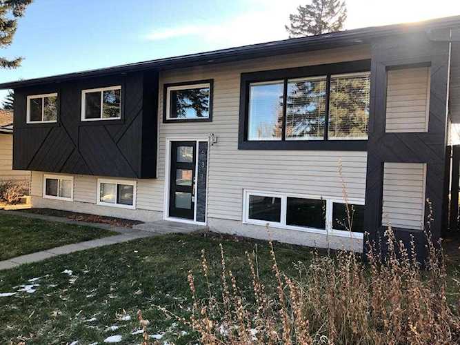 631 Seymour Ave SW Calgary, AB T2W 0N5
