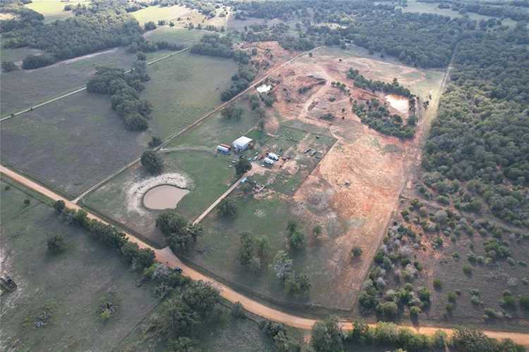 5280 County Road 320 Rockdale, TX 76567