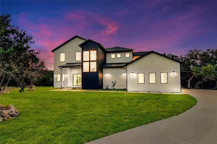 237 Lipizzan LN Driftwood, TX 78619
